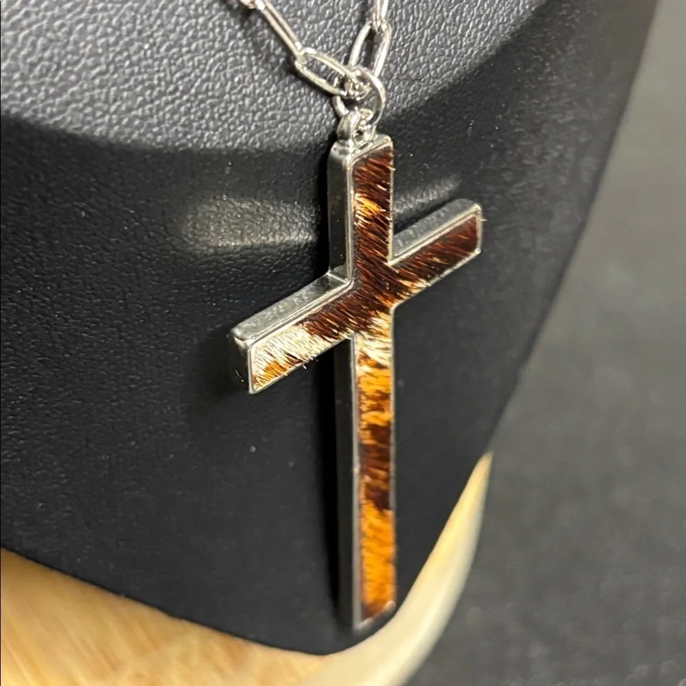 Western Vow Print Textured Silver Cross Pendant Necklace